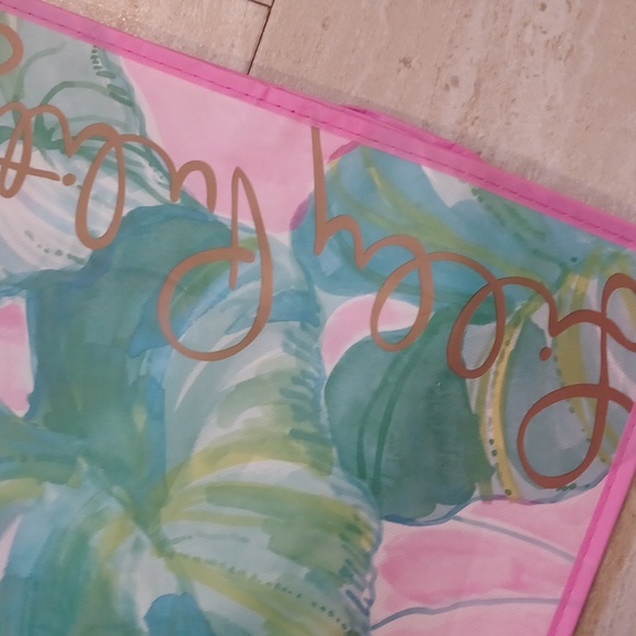 Lilly Pulitzer Oversized and Reusable Tote Bag - Picture 2 of 6